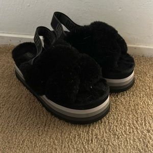 Gently Used Ugg Platform Slides (Disco Knot)